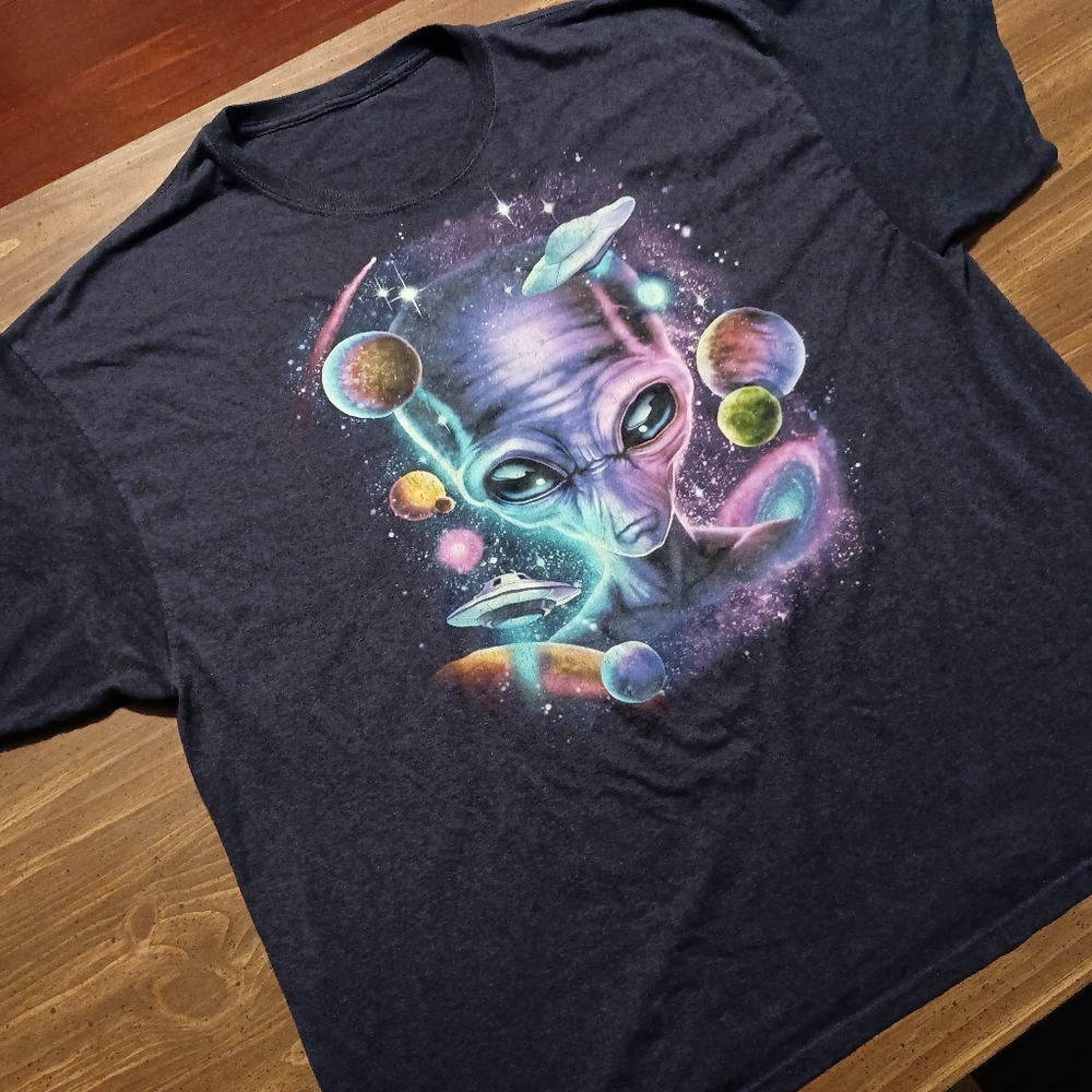 TRIPPY ALIEN T-SHIRT - 2XL // Psychedelic Cosmic tee shirt - Picture 2 of 7